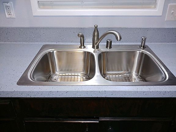 Kitchen Sink, w/accessories