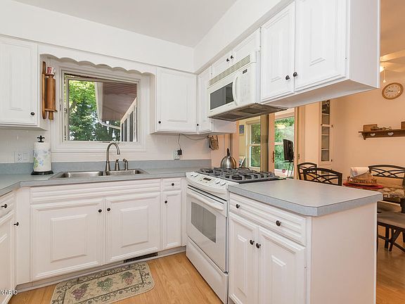 5th image of 7607 N Gleneagle Dr