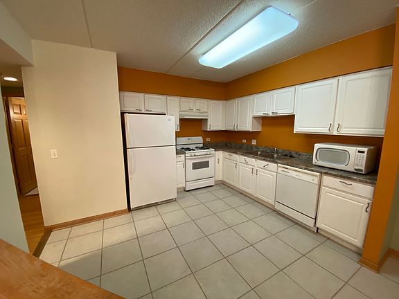 4th image of 2919 N Harlem Ave APT 201