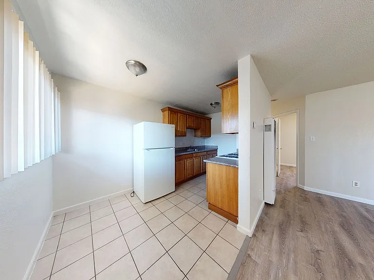 2515 10th ave — Photo 128