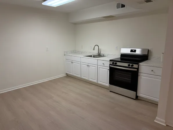 6 Van Dyck Ct, Rockville, MD 20854