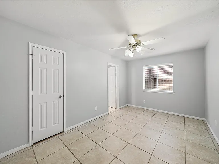 7027 Waveland Dr — Photo 16