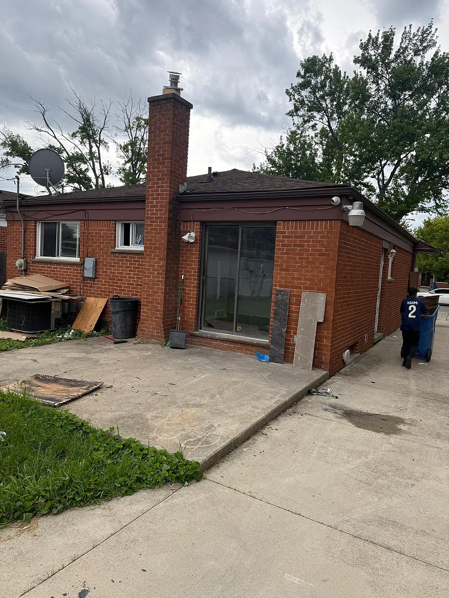 Building Photo - 6042 Highview St