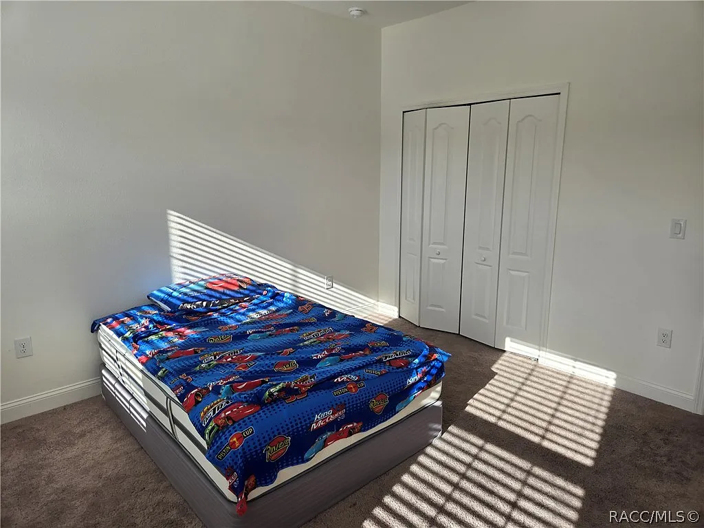 4 bed, 2326 sqft, $2,300 — Photo 4