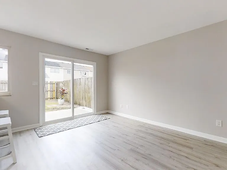 114 Villa Dr — Photo 8