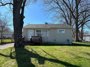 1087 W Kurtz Ave, Flint, MI 48505