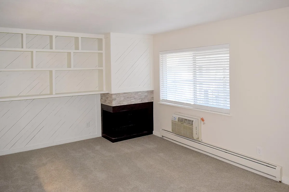 Building Photo - 5770 E Warren Ave #313