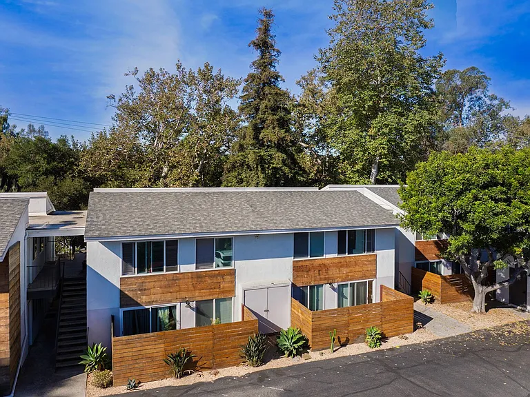 528 W Los Olivos Street — Photo 27