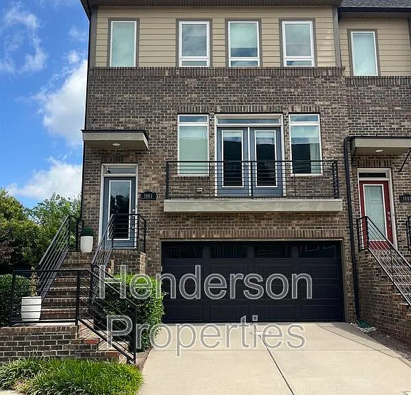 1903 Seegars Pl — Photo 1