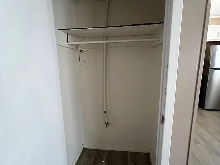 302 E Houston St — Photo 12