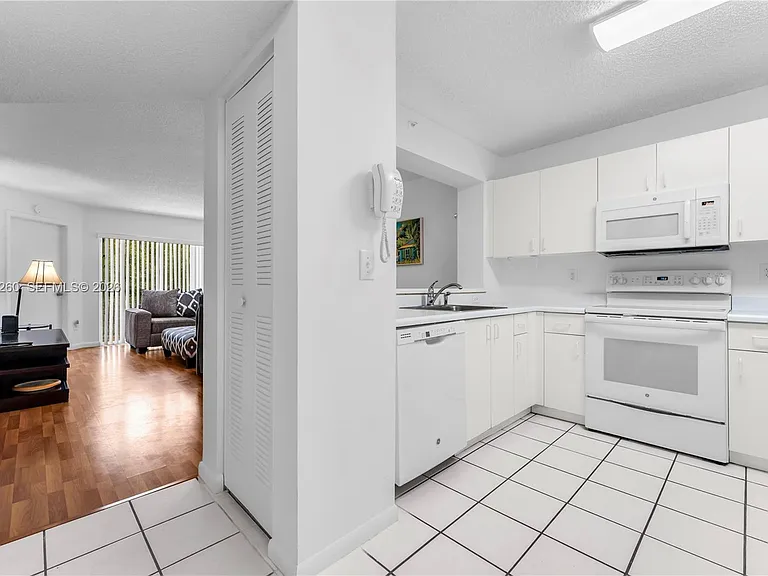9511 Weldon Cir #G308 — Photo 6