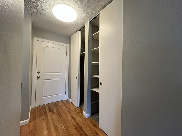 15827 NE Glisan St #12 — Photo 6