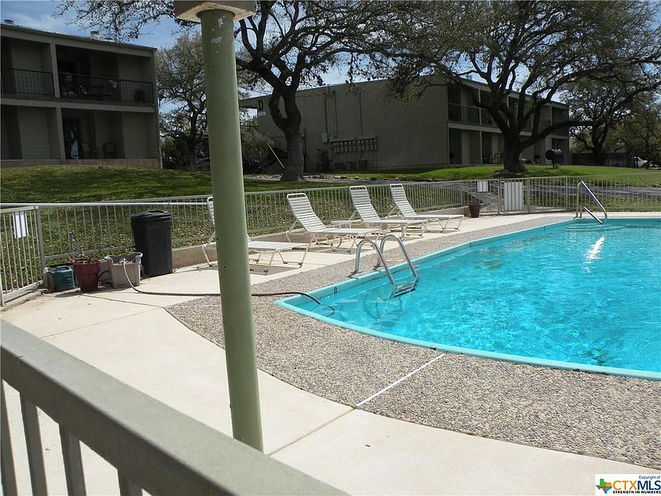 1st image of 943 Parkview Dr APT C5