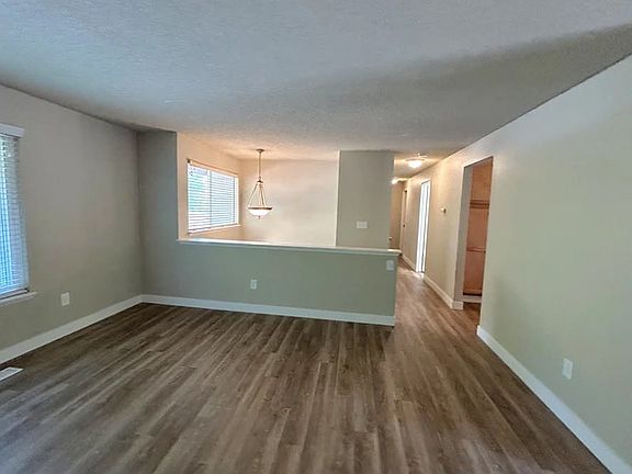 4th image of 620 Morris Ave S #1