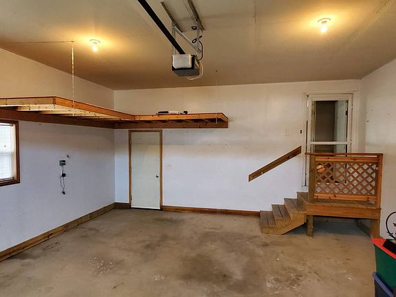 5th image of 8637 Meadowview Dr #120