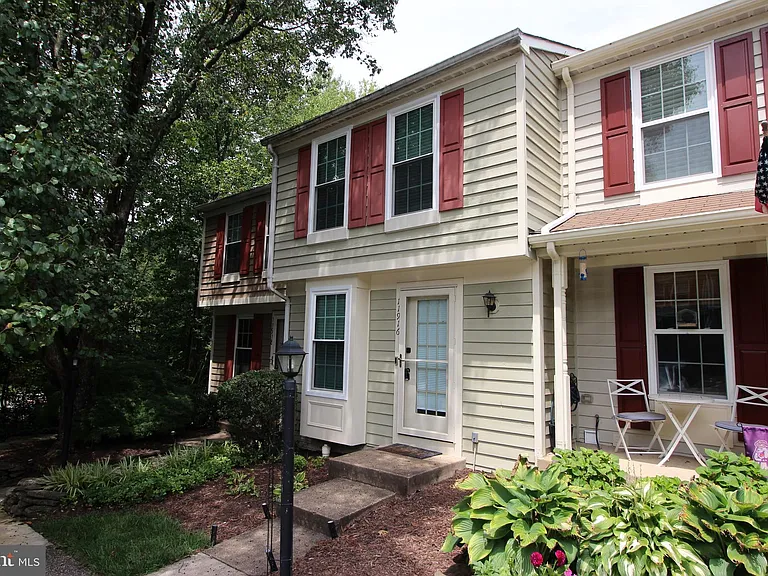 11916 Fieldthorn Ct — Photo 2