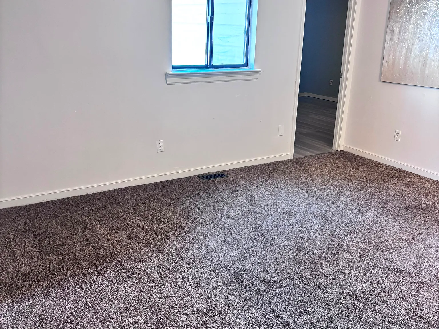 3 bed, 1300 sqft, $2,200 — Photo 4