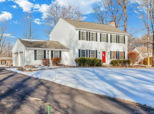 2 Cobblestone Ct, Prospect, CT 06712