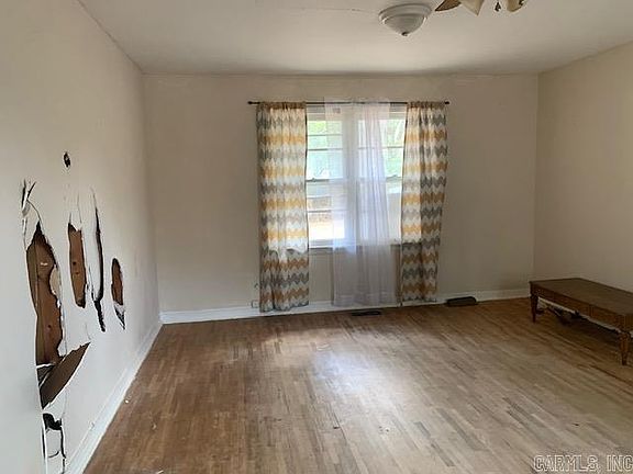 4th image of 503 Brookhart Dr