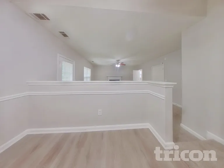 3028 Stonebridge Creek Dr — Photo 4