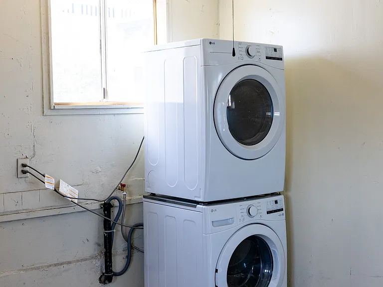 +Washer/Dryer on site inside garage
+Brand new as of 2025