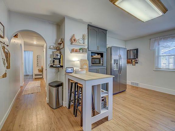 4th image of 1326 Myra Ave