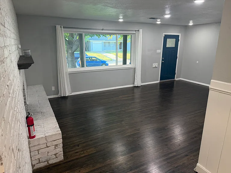 5409 Fursman Ave — Photo 3