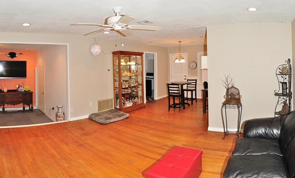 1st image of 1309 Oxford Way
