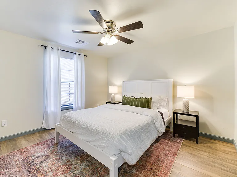 501 W Main St — Photo 14