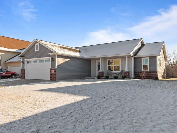 2697 Cavalry Ln, Neenah, WI 54956