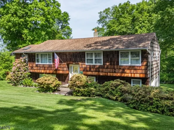11 Woodland Trl, Hardyston Twp., NJ 07419