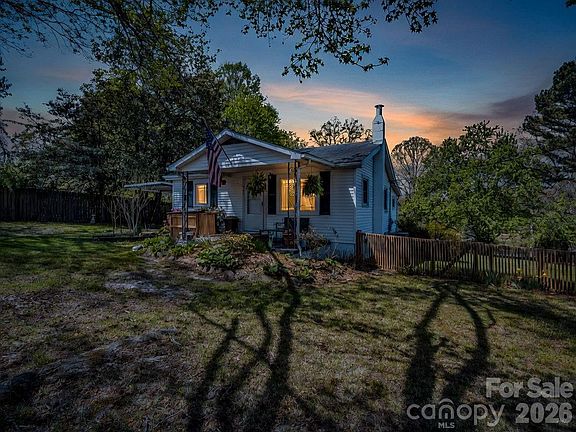 2nd image of 961 Mid Allen Rd