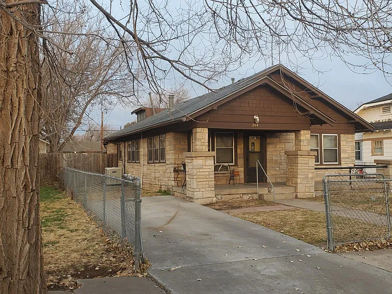704 S Kentucky St — Photo 2