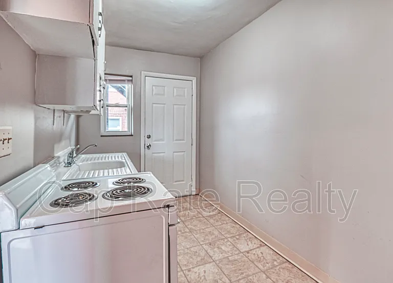 81 N Hampton Rd #B — Photo 11