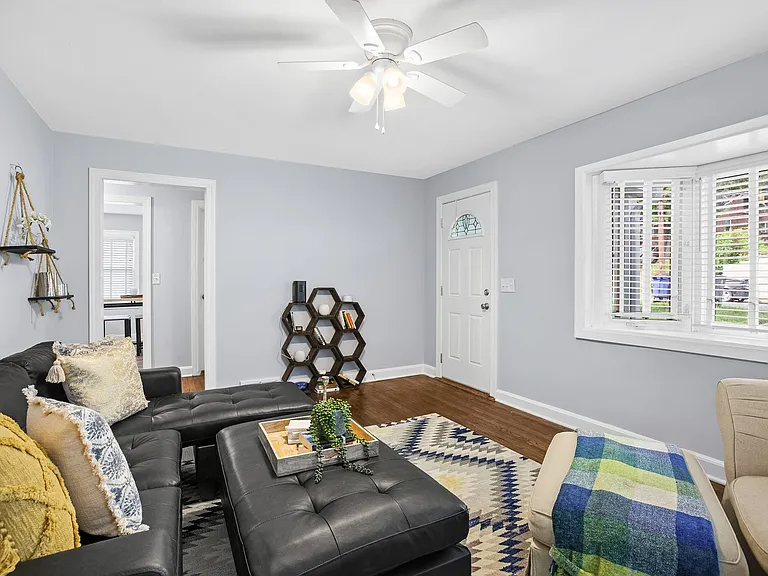 317 Crafton St — Photo 4