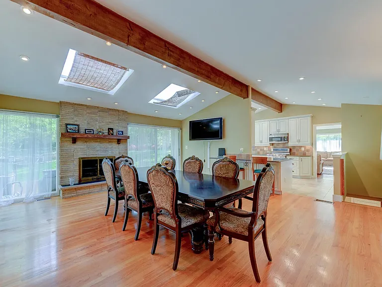 20 Cherry Ln — Photo 6