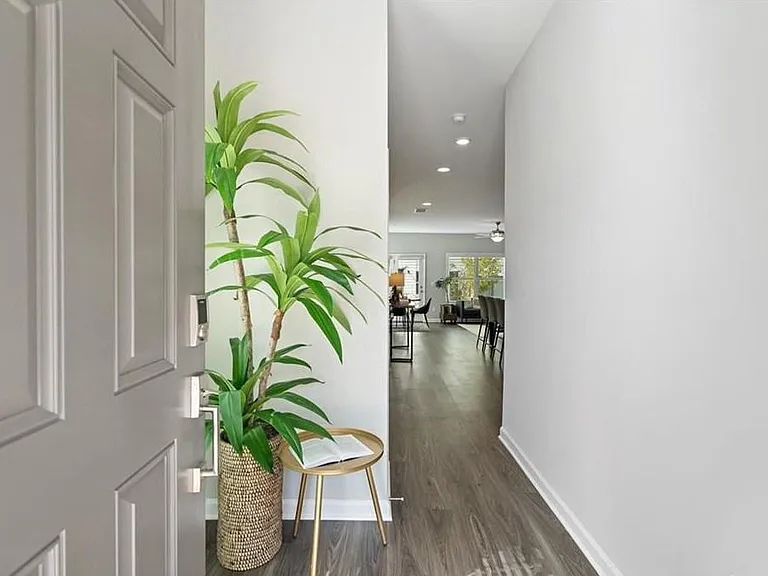 2918 Ilir Mnr NW — Photo 1