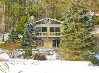 3661 Hartland Hills Dr, Hartland, MI 48353