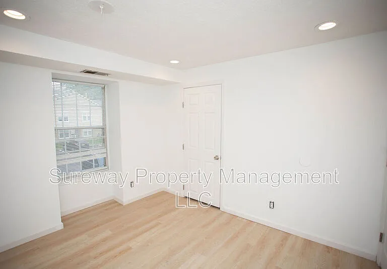 142 Kenwood Dr — Photo 20