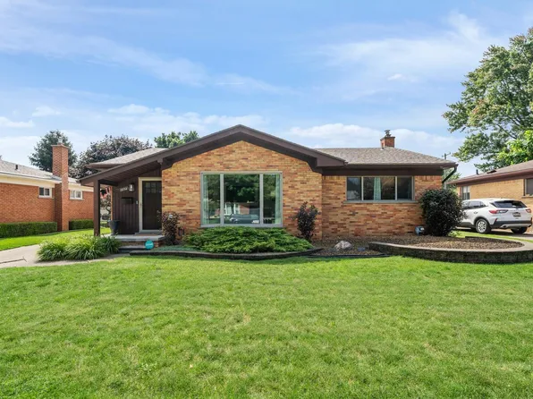 8834 Radner Dr, Sterling Heights, MI 48314