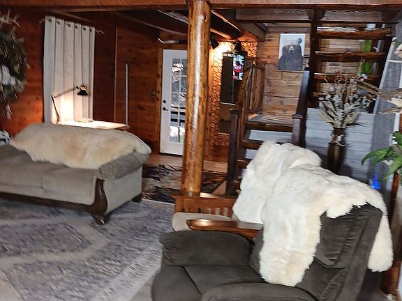 3rd image of 316 Dairy Hollow Rd