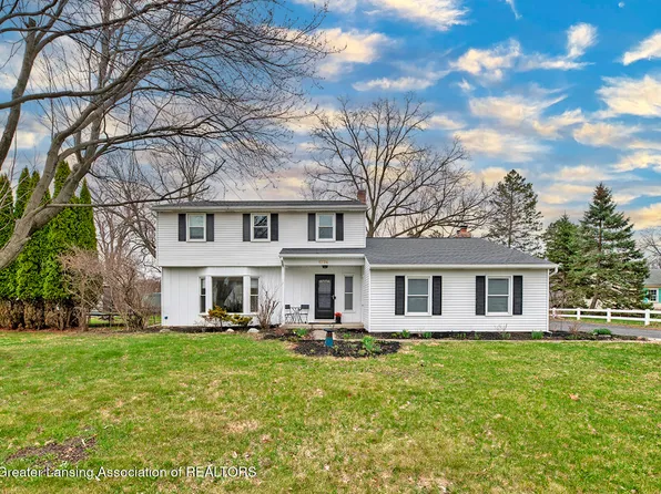 1774 Woodside Dr, East Lansing, MI 48823
