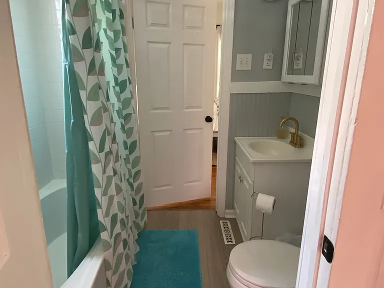 172 E Francis Ave — Photo 3
