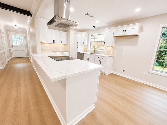 5th image of 3229 Newman Ln