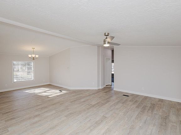 4th image of 1218 E 10th St