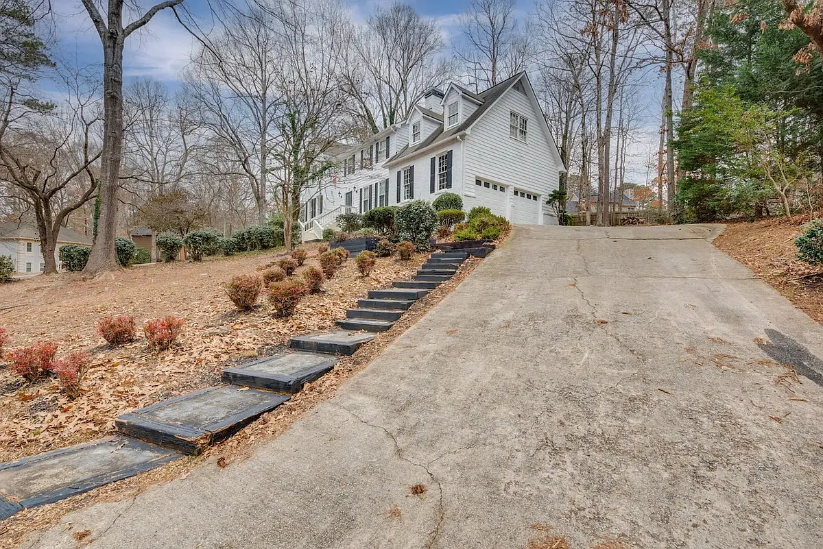 Building Photo - 2093 Breconridge Dr SW