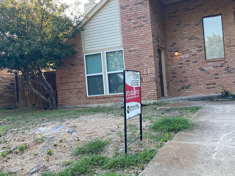 7570 Kings Ridge Rd — Photo 1