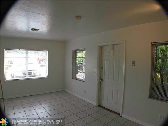 3rd image of 1000 SW 30th St