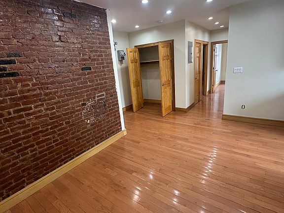 2nd image of 562 Morris Ave APT 10