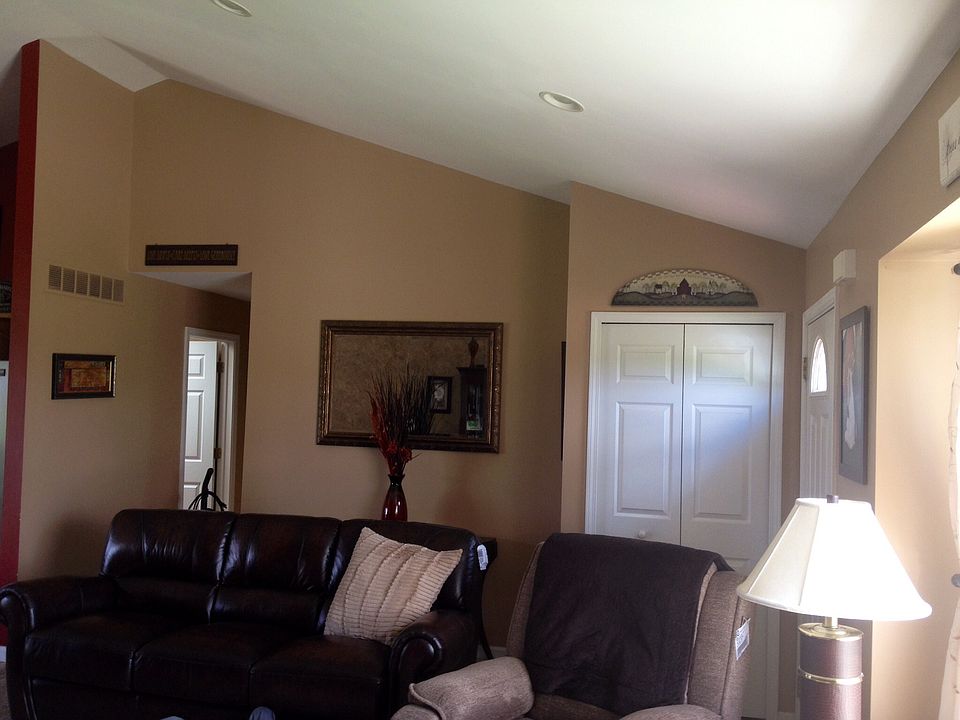 2nd image of 16084 Petz Rd